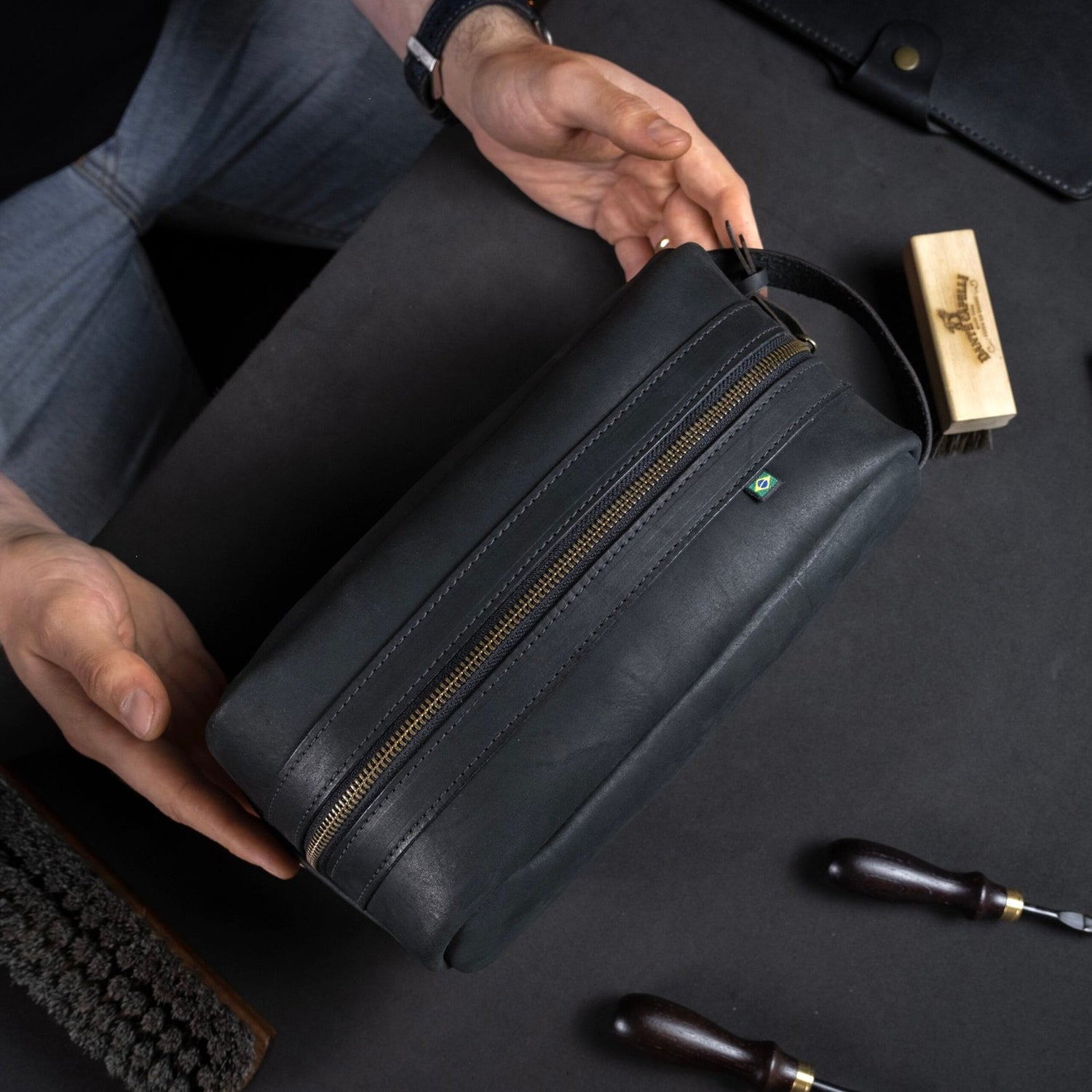 Necessaire em Couro Preta